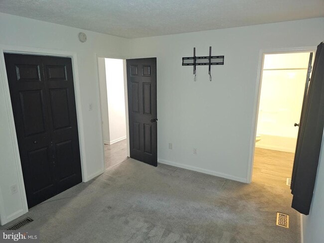 Building Photo - 730 Ox Bow Ln