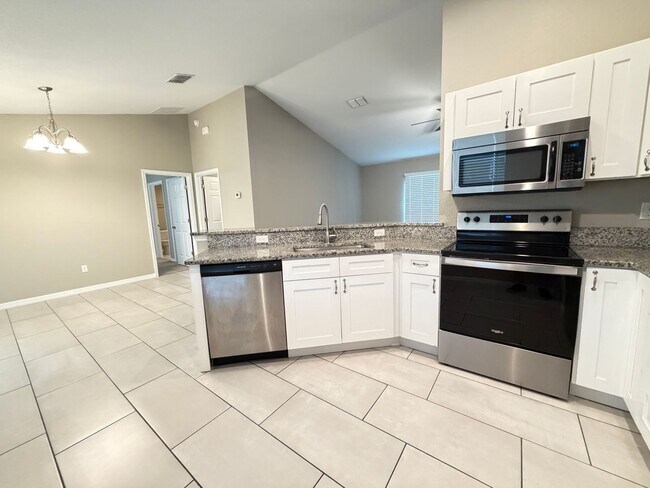 Building Photo - AWESOME 3 BD/2BA Home in Beautiful Ocala!!!