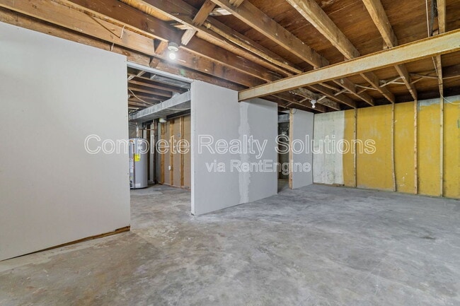 Building Photo - 10721 Spring Garden Dr