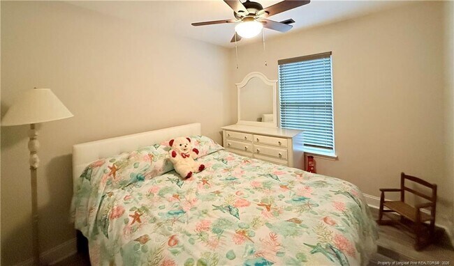 Building Photo - 5406 Ulloa Pl