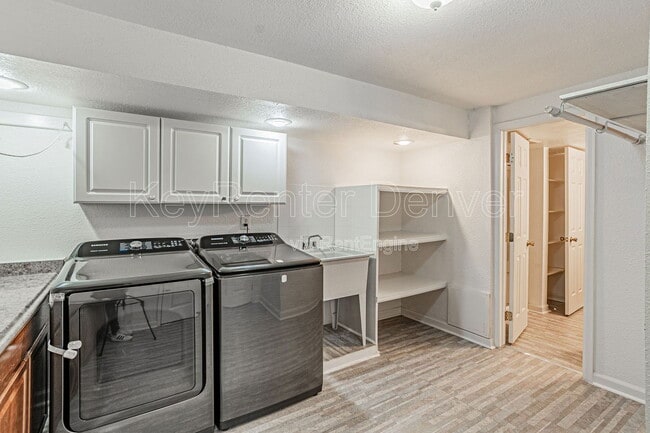 Building Photo - 14129 E Warren Pl