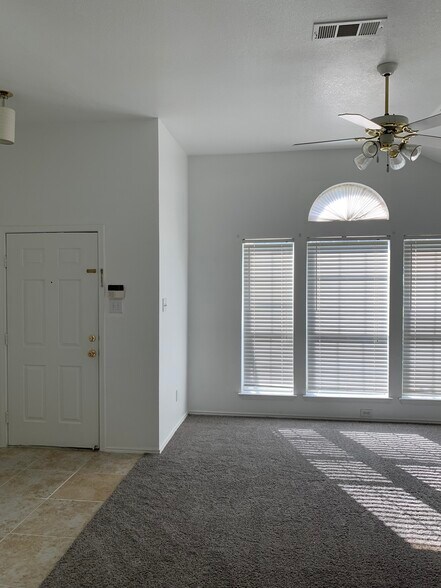 Building Photo - 4838 Orchard Ridge Dr