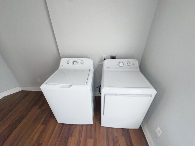 Building Photo - 2711 Avenue K