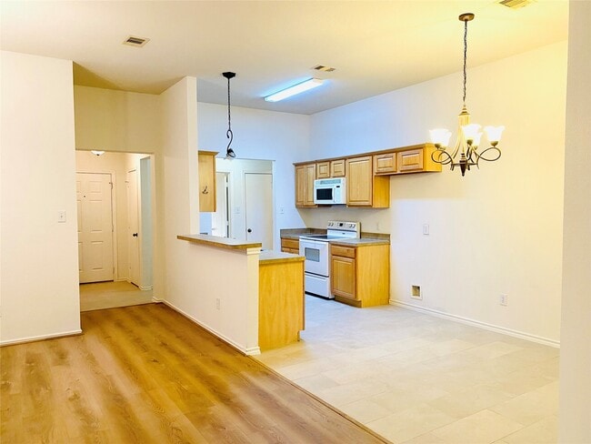 Building Photo - 5747 Wandering Creek Dr