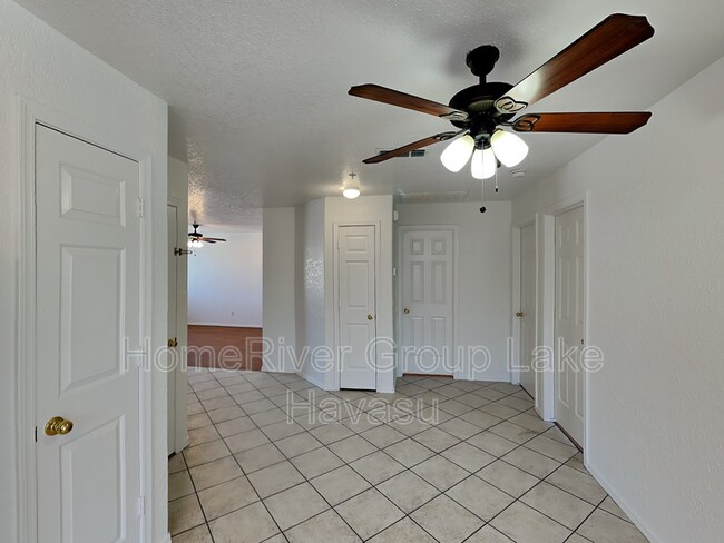 Building Photo - 3080 Caliente Dr