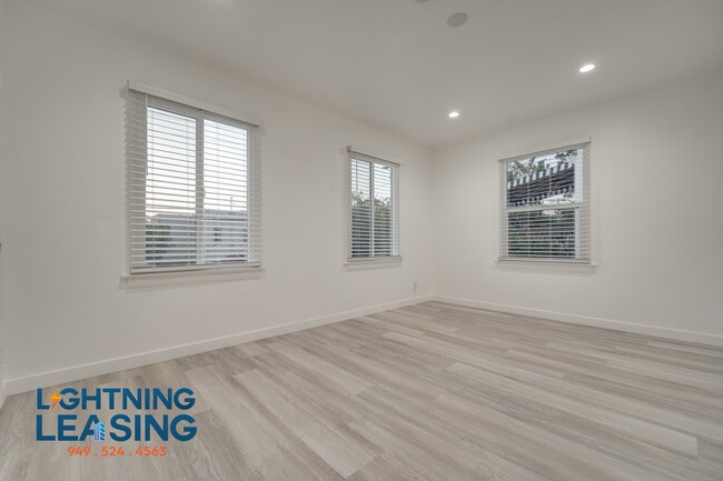 Building Photo - 1363 Hauser Blvd