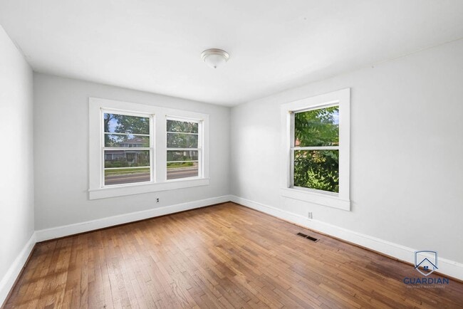 Building Photo - 1005 Hoke St