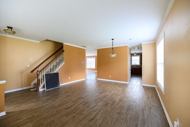 Building Photo - 2000 Lannigan Dr
