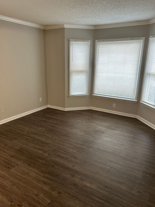 Building Photo - 716 Bluffridge Trail