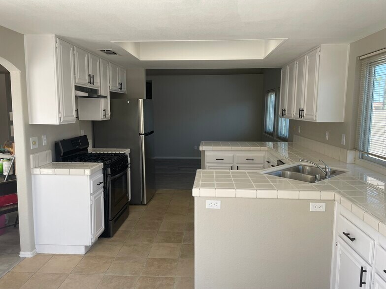 Building Photo - 1183 Pelican Lake Ln