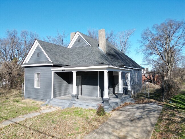 Building Photo - 852 Ioka Ave