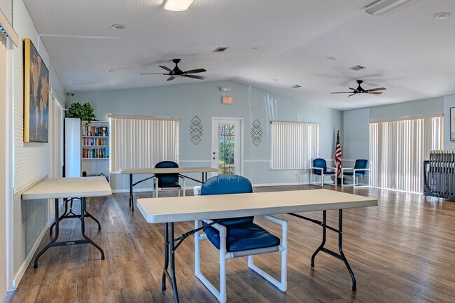 Building Photo - 8215 Sun Spring Cir