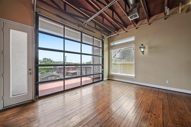 Building Photo - 1514 Stanford St
