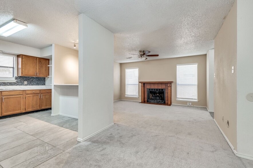 Building Photo - 2617 Isbella Dr