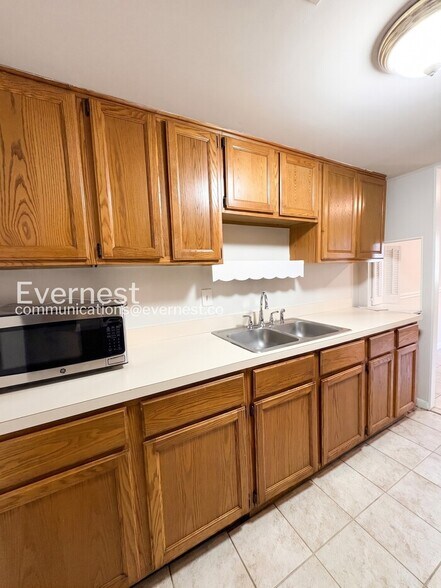 Building Photo - 14806 Bryan Ct