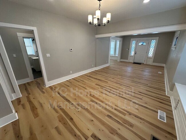 Building Photo - 4010 S Benton Ave