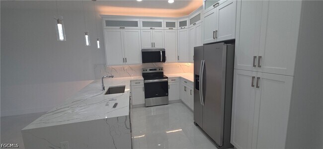 Building Photo - 322-324 Poplar St