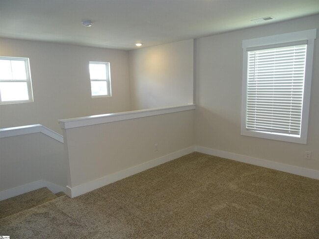 Building Photo - 146 Bromes Way