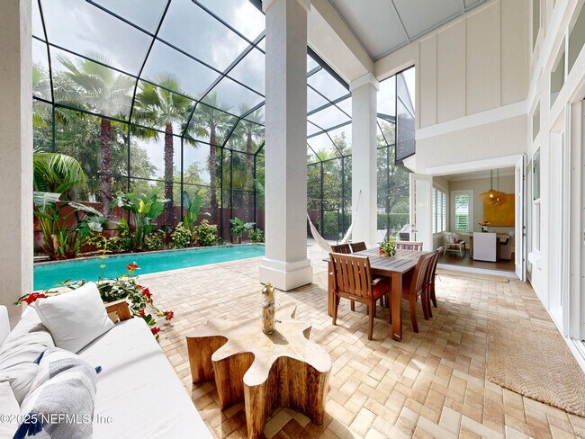 Building Photo - 401 Payasada Lakes Ave