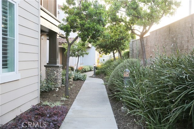 Building Photo - 214 Martindale Way