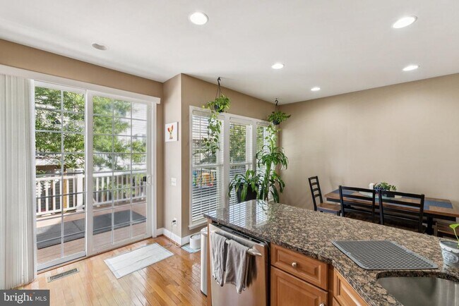 Building Photo - 2205 Greywing St