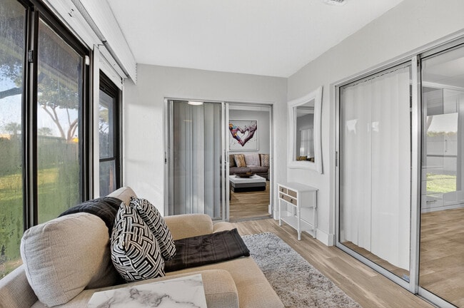 Building Photo - 8256 Summerbreeze Ln