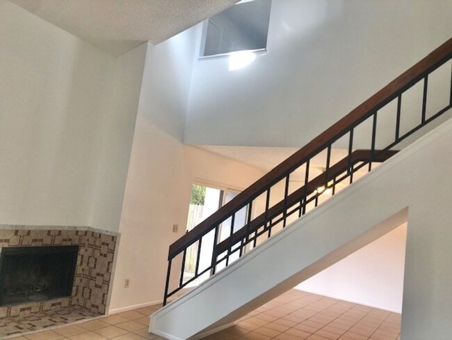 Building Photo - MOVE IN MARCH! 2 Story-Spacious 3 beds 2.5 bath townhouse with attached 2 car garage!!