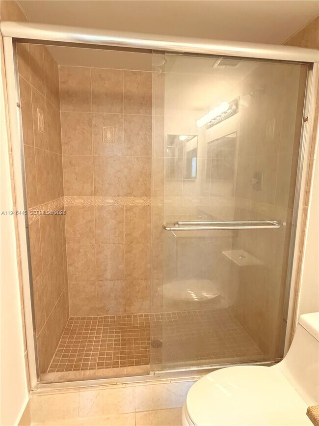 Building Photo - 919 Hillcrest Dr