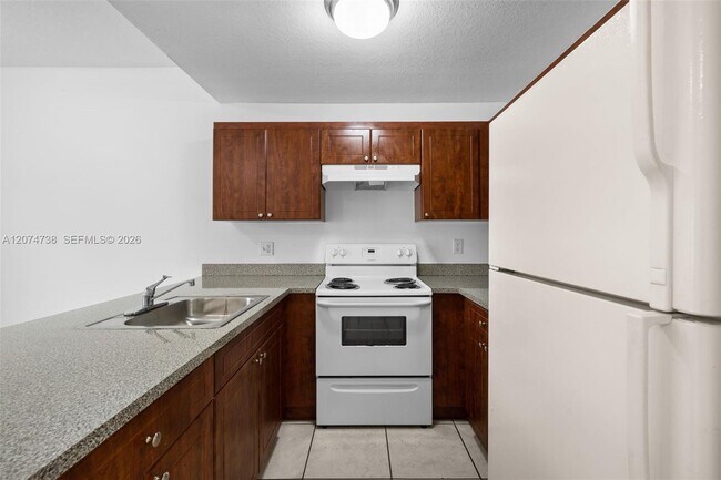 Building Photo - 2429 W 78th St