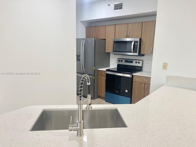 Building Photo - 9172 Collins Ave