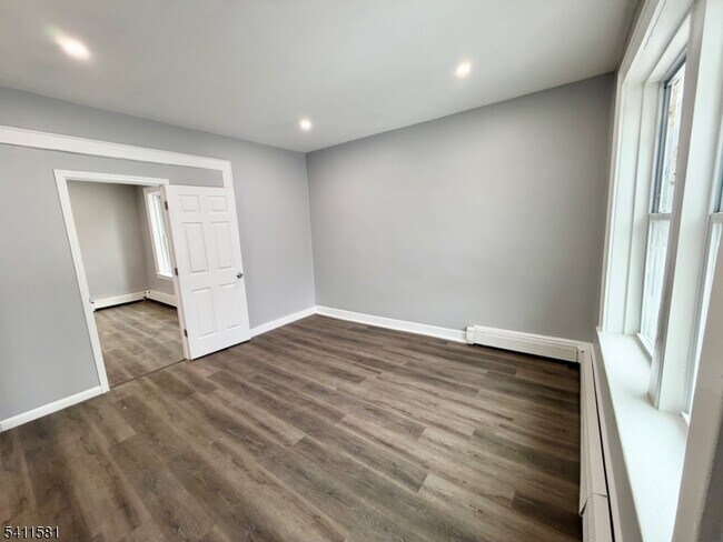 Building Photo - 310 Orange Rd