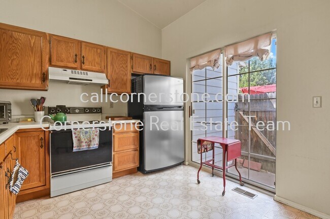 Building Photo - 8640 Boxelder Dr