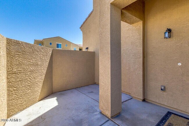 Building Photo - 1367 S Country Club Dr