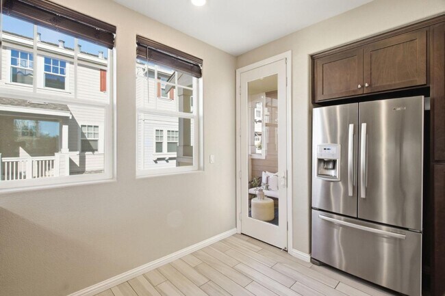 Building Photo - 394 Circuit Wy