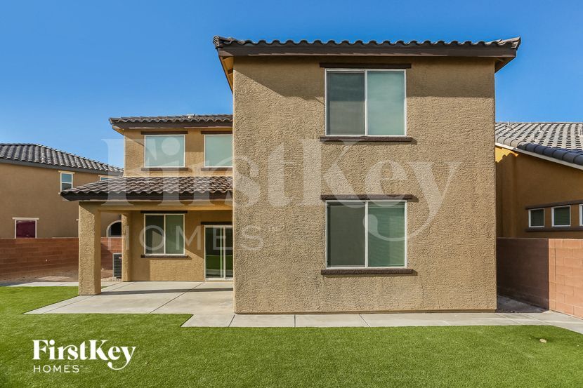 Building Photo - 4056 Little Bay Ave