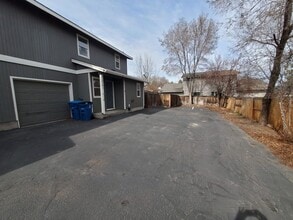 Building Photo - Quartz Ave 3plex/Ariserem-014