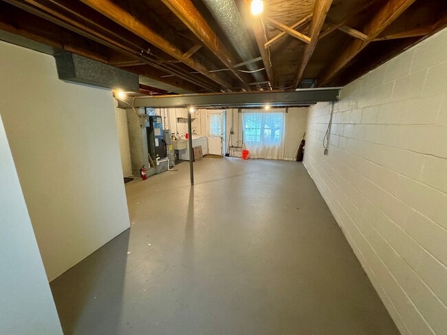 Building Photo - Charming 2 Bed 1 Bath in Cranberry!