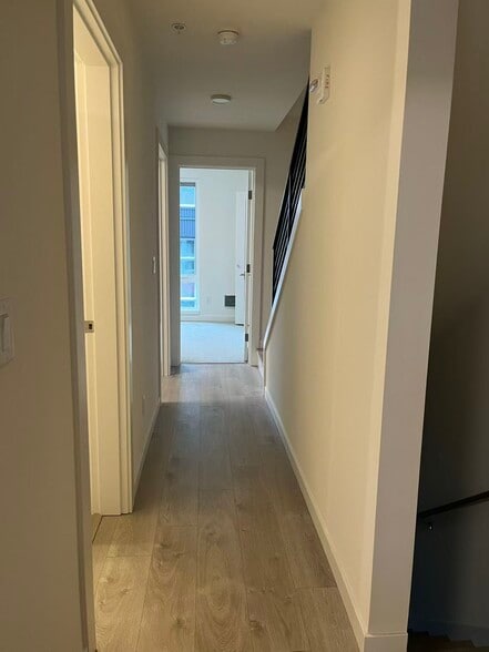 Building Photo - 11208 Pinehurst Way NE