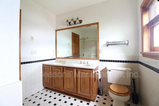 Building Photo - 62-68 Orchard Terrace - 68