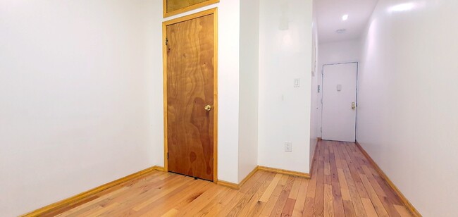 Building Photo - 224 Metropolitan Ave