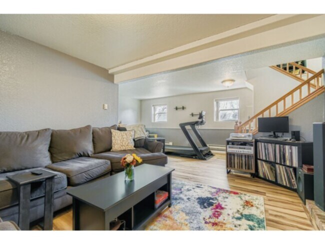 Building Photo - 10922 Forest Cir