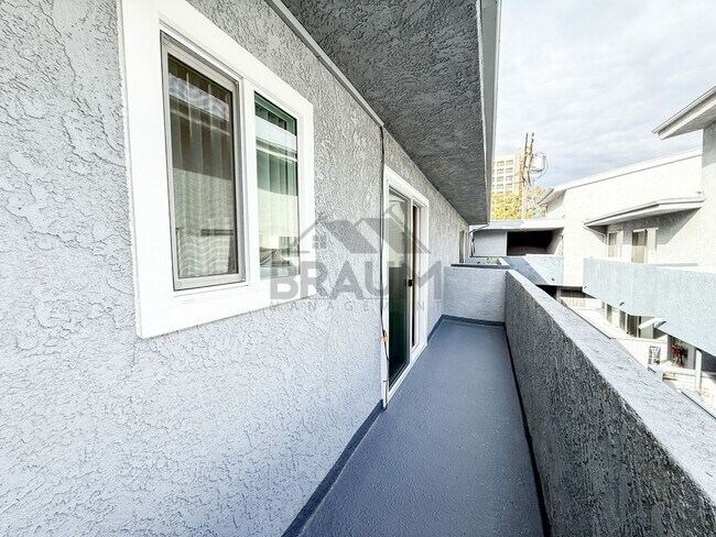 Building Photo - 11007 Hartsook St