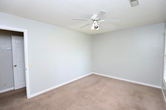 Building Photo - 1450 Morris Way Dr