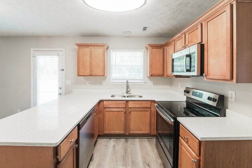 Building Photo - 712 Tullamore Way