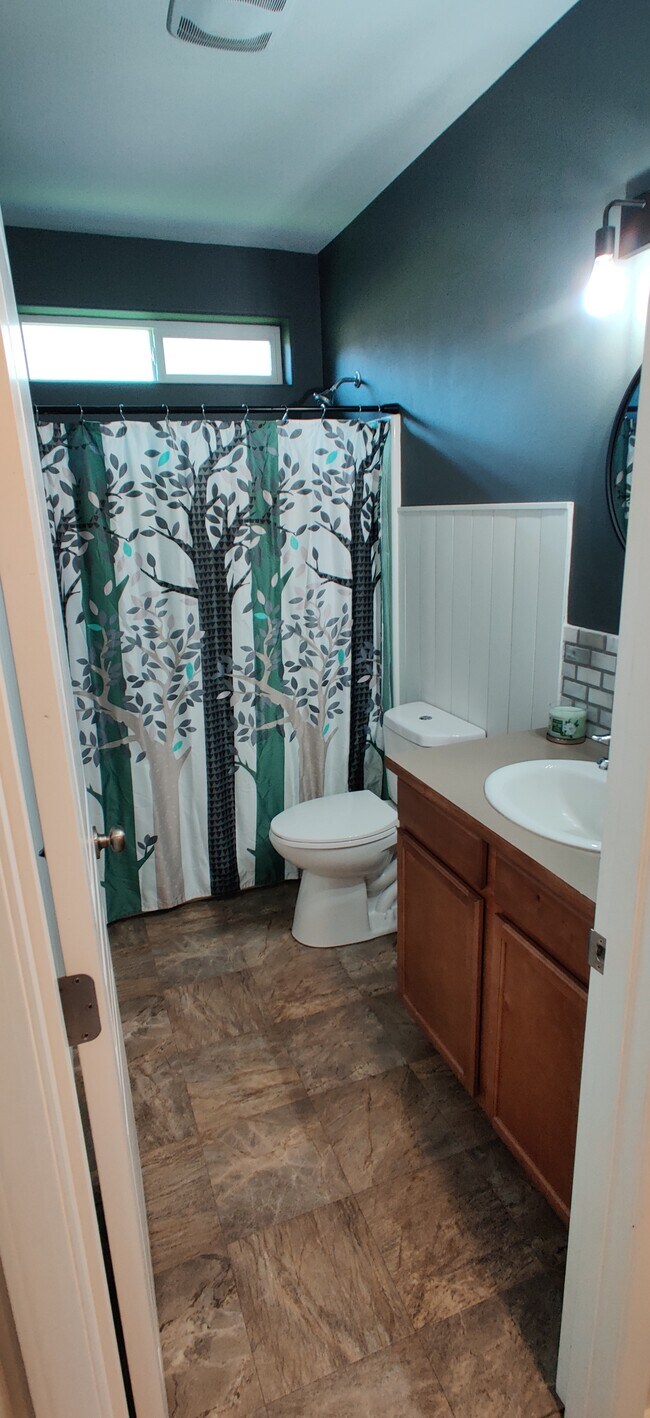 Building Photo - 2539 Jordan St