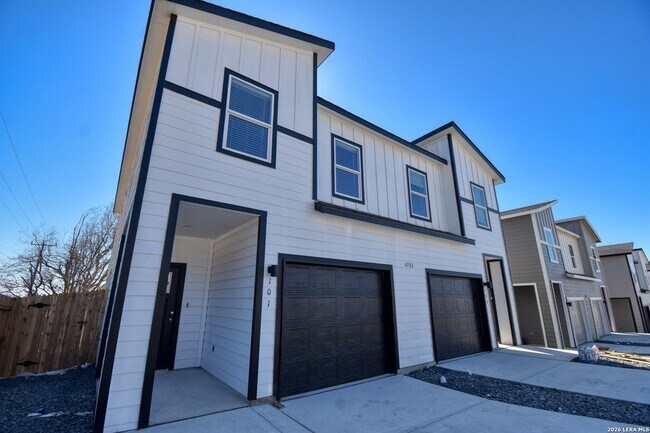 Building Photo - 6238 Pancho Villa Dr