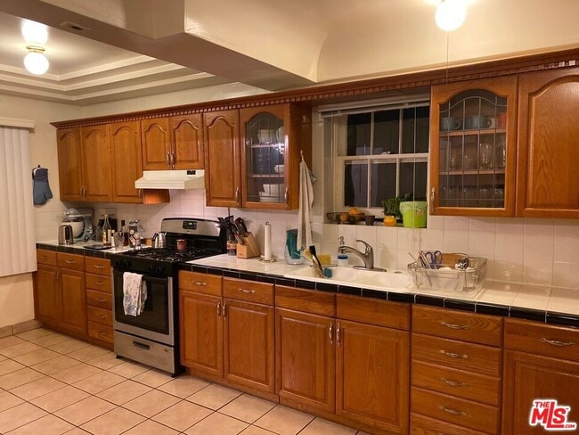 Building Photo - 4026 Ingraham St