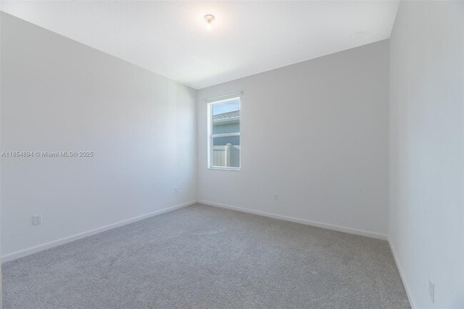 Building Photo - 10669 SW Gloriana St