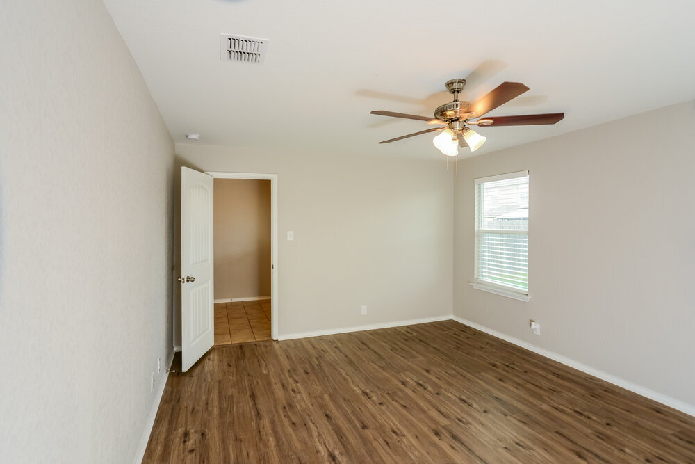 Building Photo - 8850 Belgian Falls