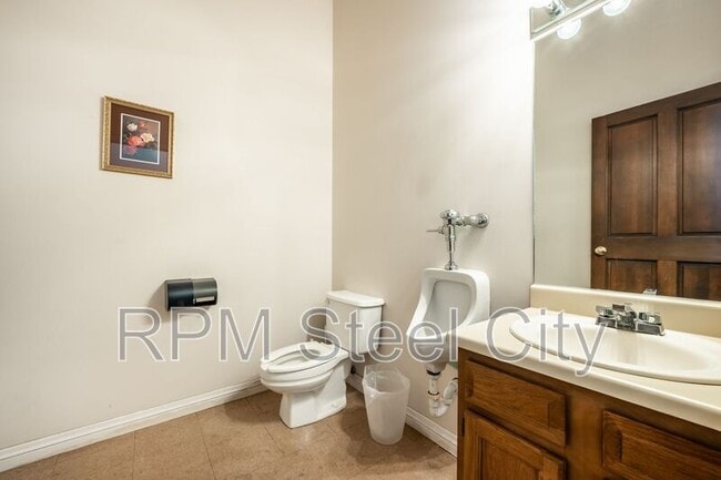 Building Photo - 226-228 S Union Ave